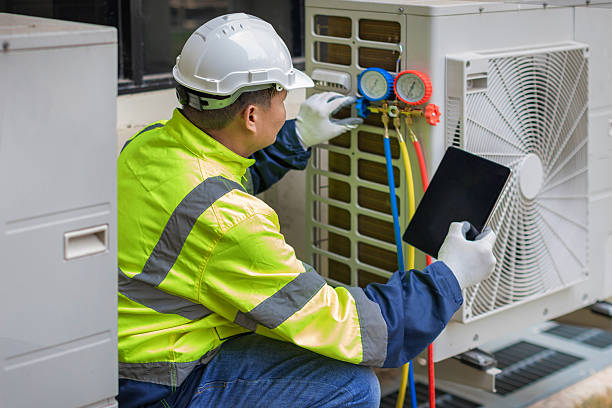 Professional Hvac technician working in Chesterfield, IN
